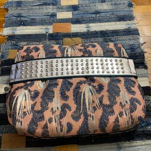 Conscious Exclusive x H&M Clutch ❤️